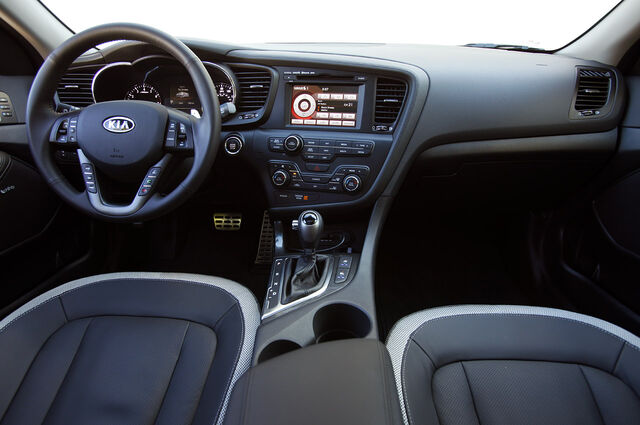 File:22-2011-kia-optima-20t-fd.jpg
