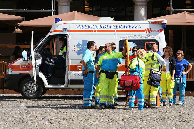 File:Modena ambulance.jpg