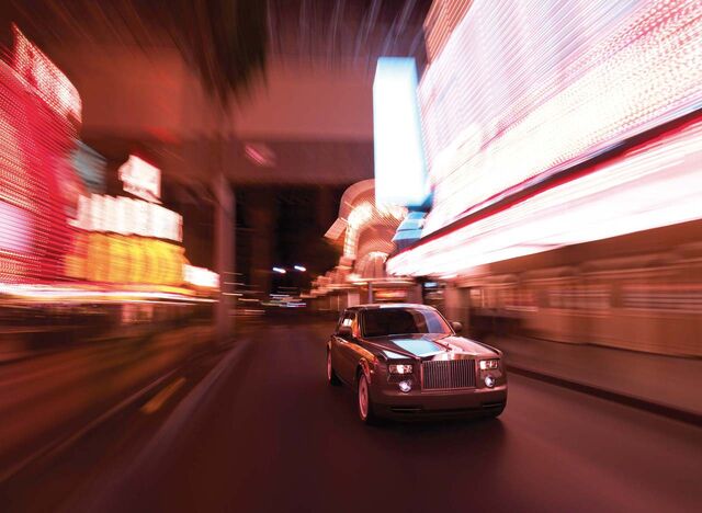 File:Rolls royce phantom facelift2009-04.jpg