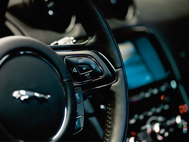 File:2010jaguarxj abh023.jpg
