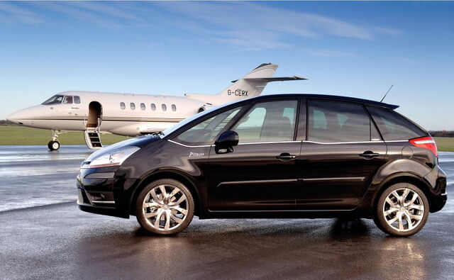File:C4 Picasso Lounge 2.jpg