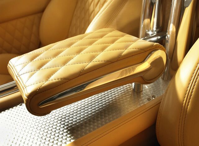 File:Spyker-d12-peking-to-paris-suv 6.jpg