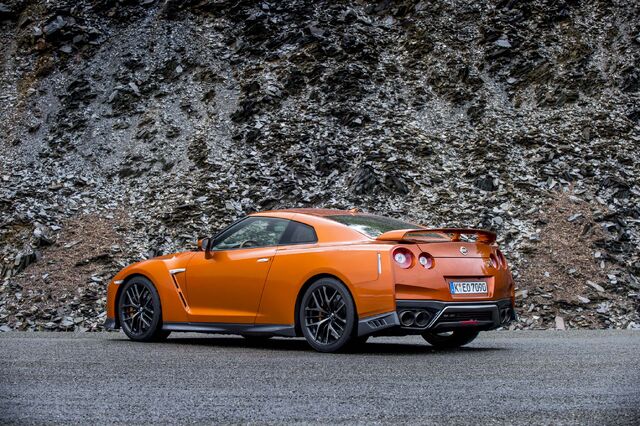 File:2017-Nissan-GT-R-rear-three-quarter-03-1.jpg