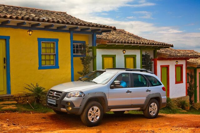 File:Fiat Palio Weekend.jpg