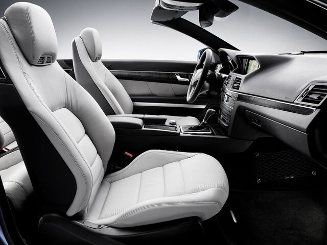 File:38-2010-mercedes-benz-e-class-cab.jpg