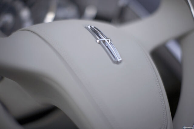 File:Lincoln-mkt-16.jpg