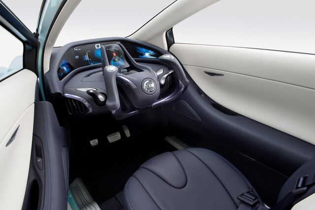 File:21-nissan-land-glider-press.jpg