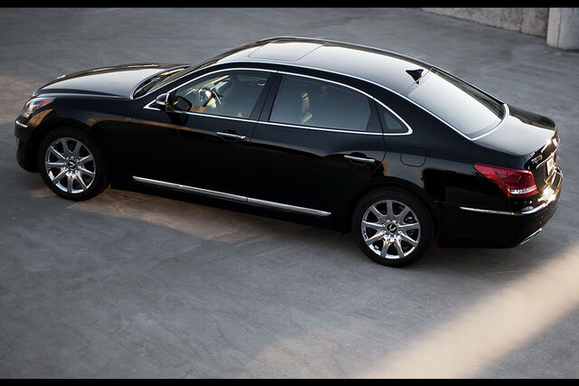 File:2011-Hyundai-Equus-28.jpg