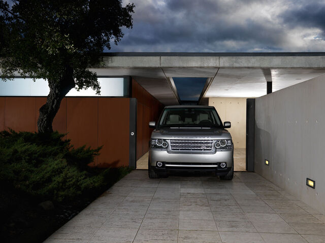 File:02-2010-range-rover-press.jpg
