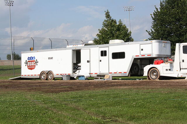 File:USACTrailerTORC2010Oshkosh.jpg