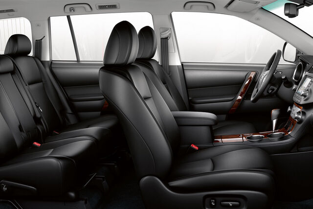 File:2011-Toyota-Highlander-Carscoop-7.jpg