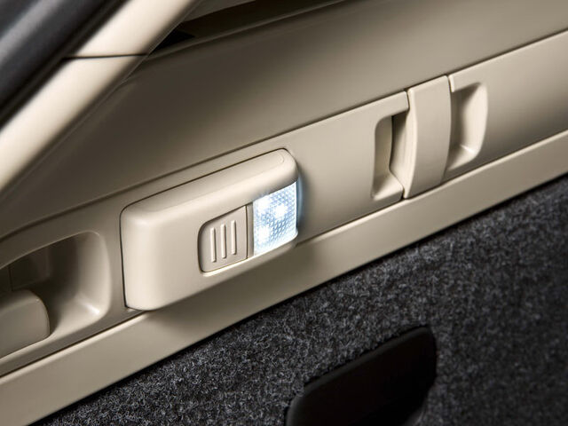 File:Skoda-Superb-Estate-70.jpg