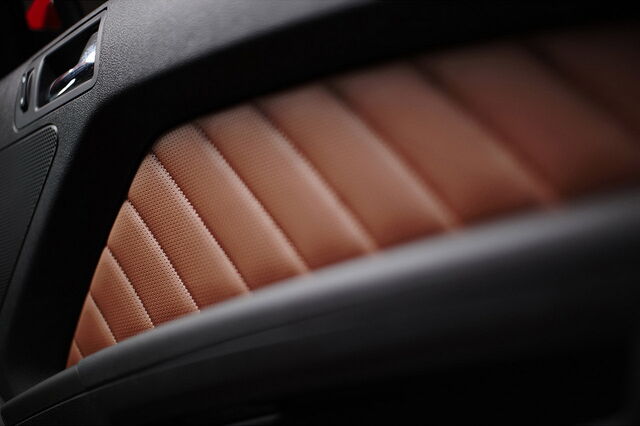 File:2010-Ford-Mustang-45.jpg