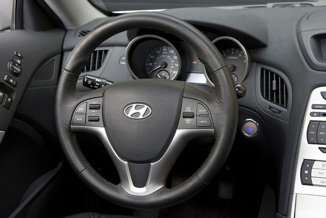File:Genesiscoupe 473a.jpg