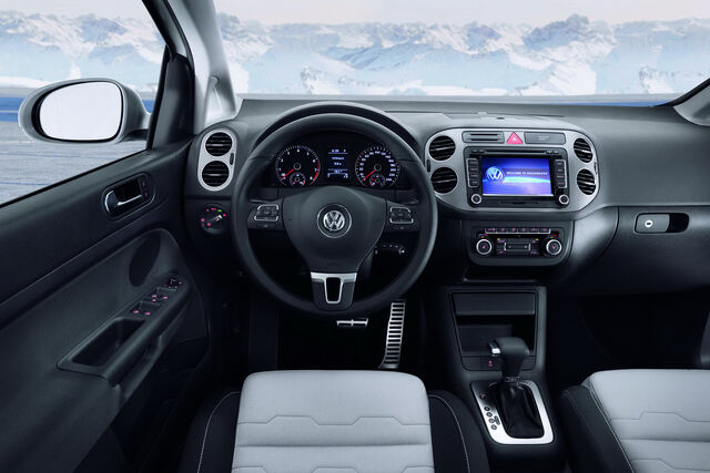 File:2010-VW-CrossGolf-4.jpg