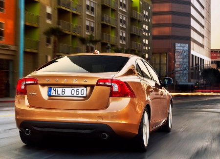2011-Volvo-S60-Sedan-16small