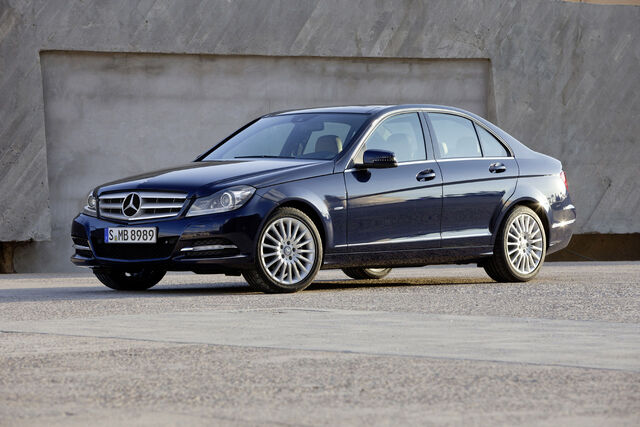 File:02-2012-mercedes-benz-c-class.jpg