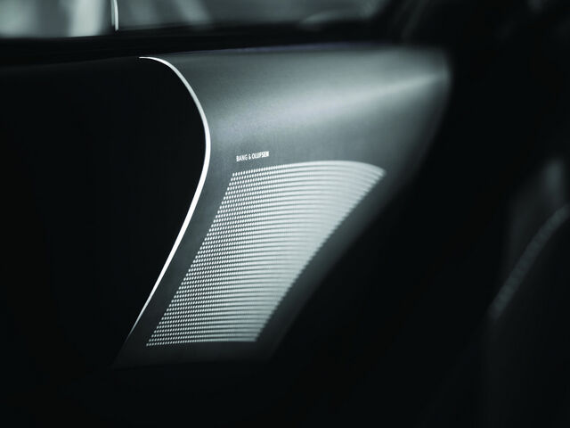 File:Aston-Martin-BangOlufsen-2.jpg