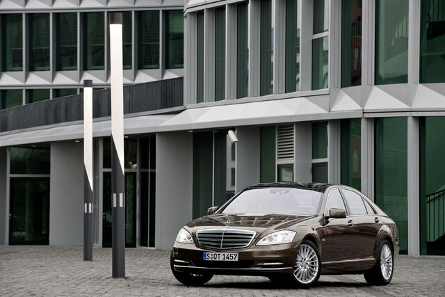 File:12-2010-m-b-s600.jpg