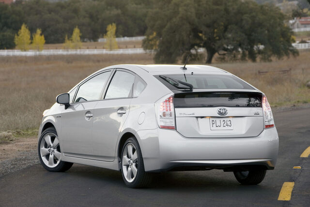 File:05 2010 toyota prius.jpg