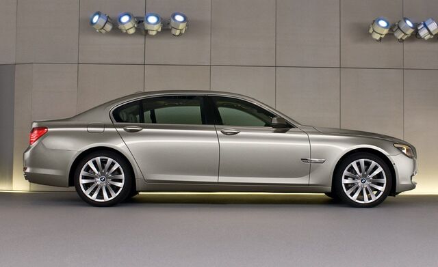 File:BMW77.jpg