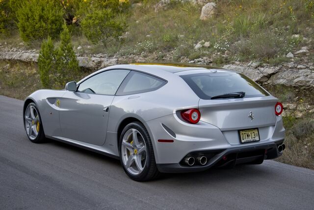 File:14-ferrari-ff-glass-07.jpg