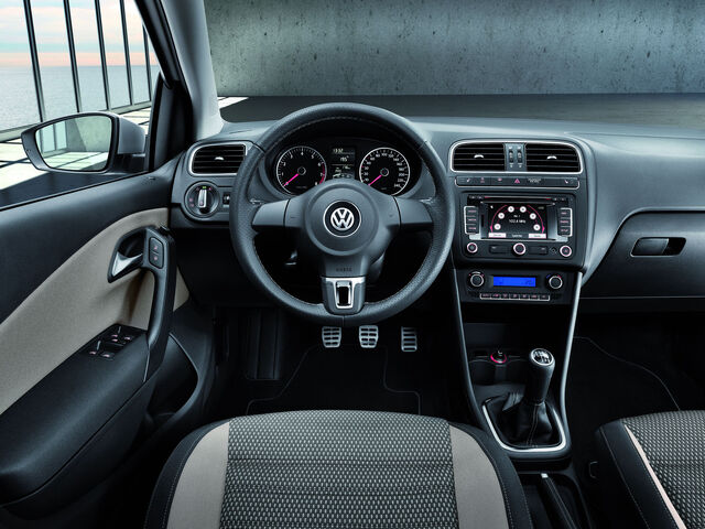 File:2011-Volkswagen-CrossPolo-8.jpg