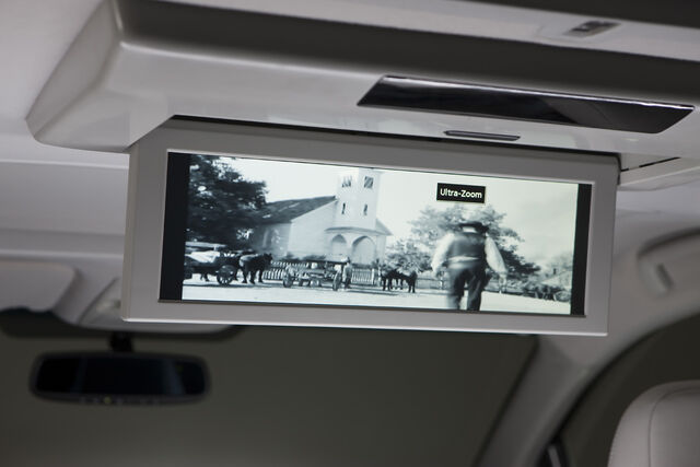 File:2011toyotasienna stock 084.jpg