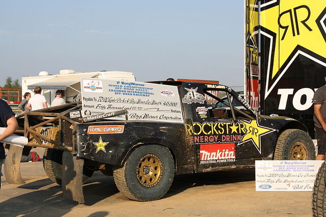 File:KyleLeDuc2009BorgWarnerWinningTrophyTruck.jpg