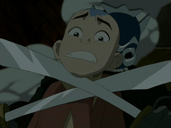 Blue Spirit threatens Aang.png