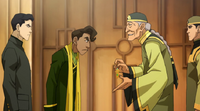 Gun presenta a Wu el broche real.png
