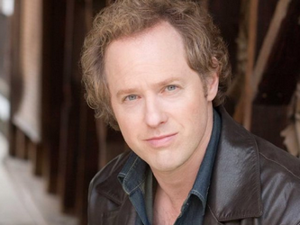 File:Raphael Sbarge.png