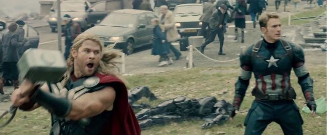 Datei:New-avengers-2-age-of-ultron-tv-spot-with-couple-of-new-scenes-breakdown-323518.jpg