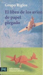 Avion de papel plegado