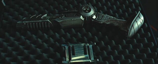 File:Predator's weapon.jpg