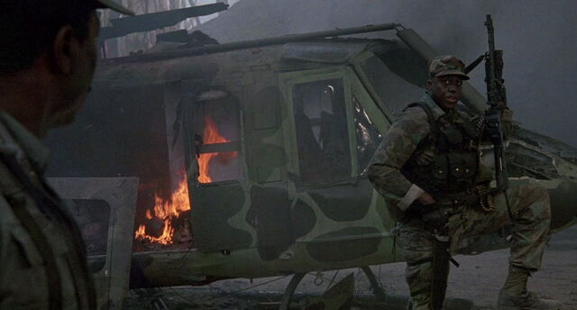 File:Mac talks to Dillon.jpg