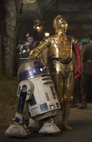 File:R2-D2 C-3PO Resistance base.jpg
