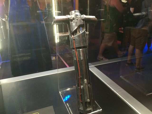 File:Kylorenlightsaber.jpg