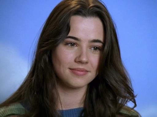 File:Neve Winters.jpg