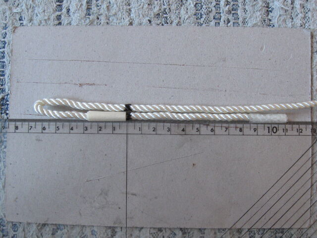 File:Making three-ply eye-splice - 04.jpg