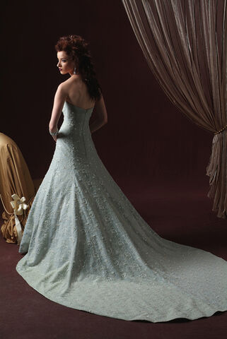 File:Unique-Wedding-Dresses-Style-2010a.jpg