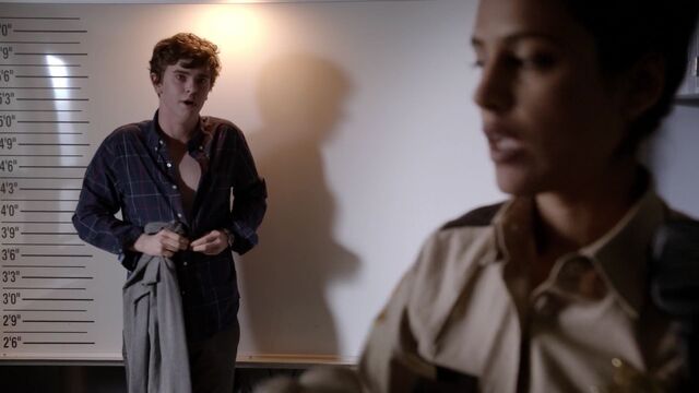File:BatesMotel207-0244.jpeg