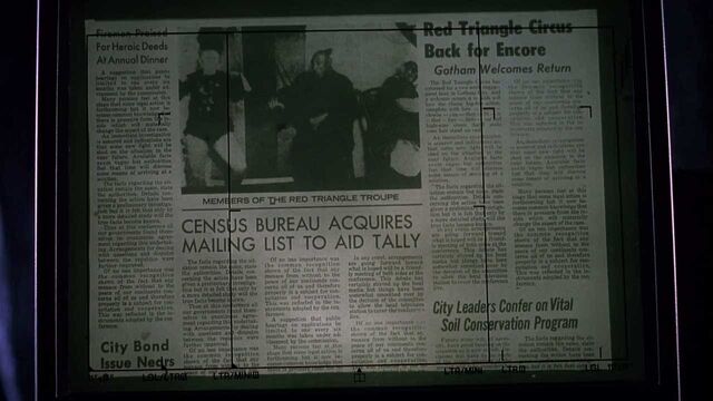 File:NewsPclip RedTriCirc2.jpg