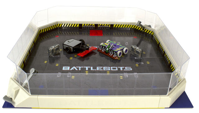 File:HexbugBattlebotsArena.jpg