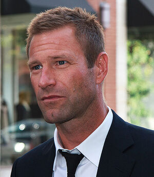 519px-AaronEckhart10TIFF