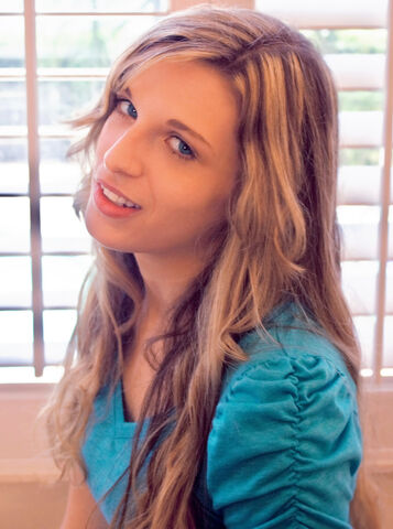 File:Angela Di Pasquo7.jpg