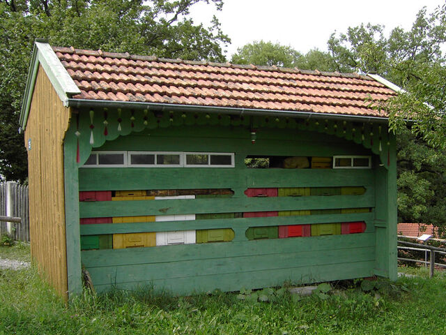 Fișier:Apiary02.jpg