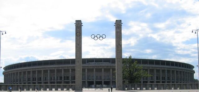 Datei:Berlin Charlottenburg Olympia-Stadion.jpg