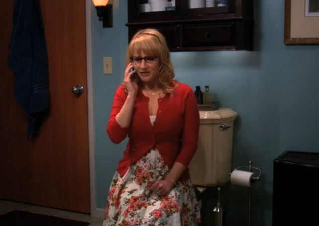 File:Bernadette phone amy.jpg