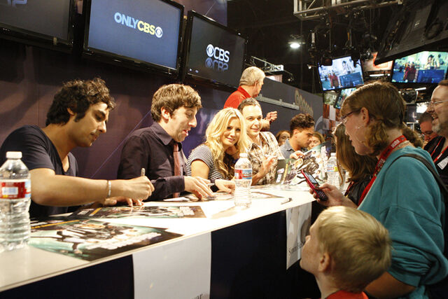 File:TBBT Autograph Signing.jpg